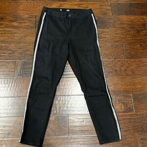 Chic Black Ankle Cropped Jeans